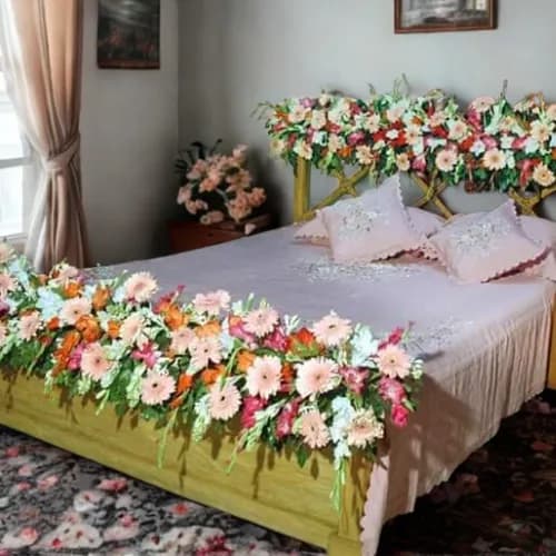 Elegant Wedding Bed Flower Decoration