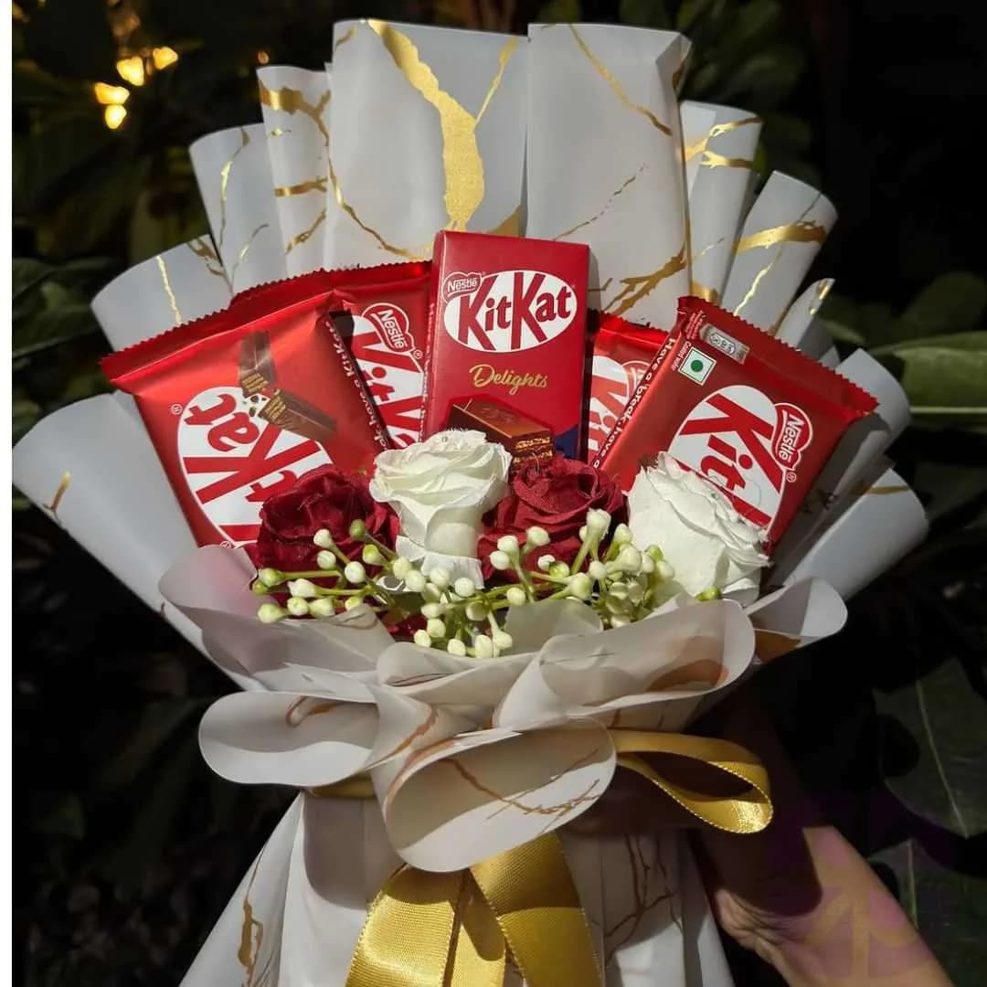 The Golden Indulgence: KitKat Rose & White Gold Bouquet
