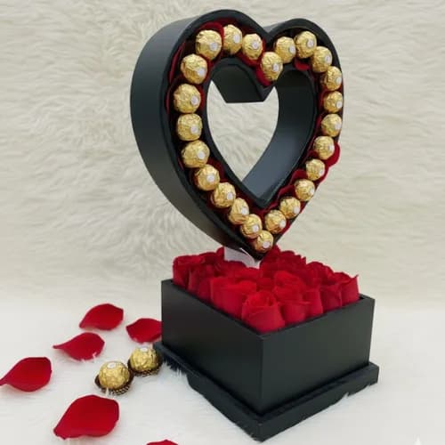 Signature Heart Personalized Red Rose & Ferrero Grand Gift