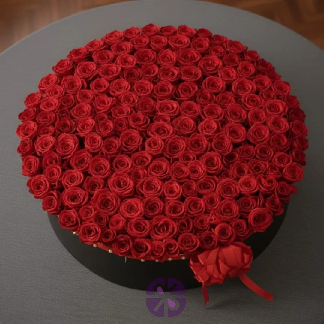 500 Luxury Red Roses Round Box.