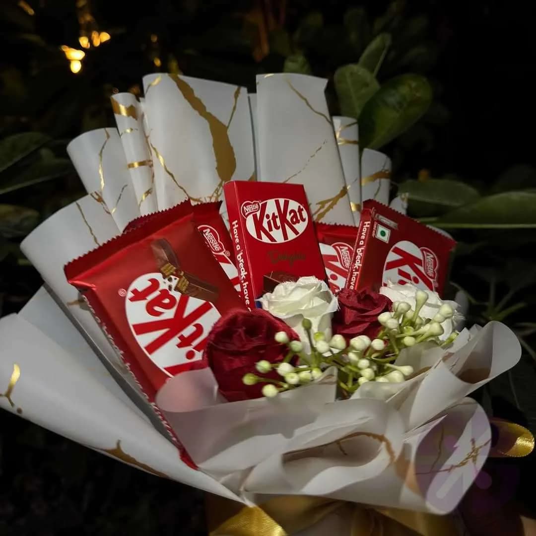 The Golden Indulgence: KitKat Rose & White Gold Bouquet