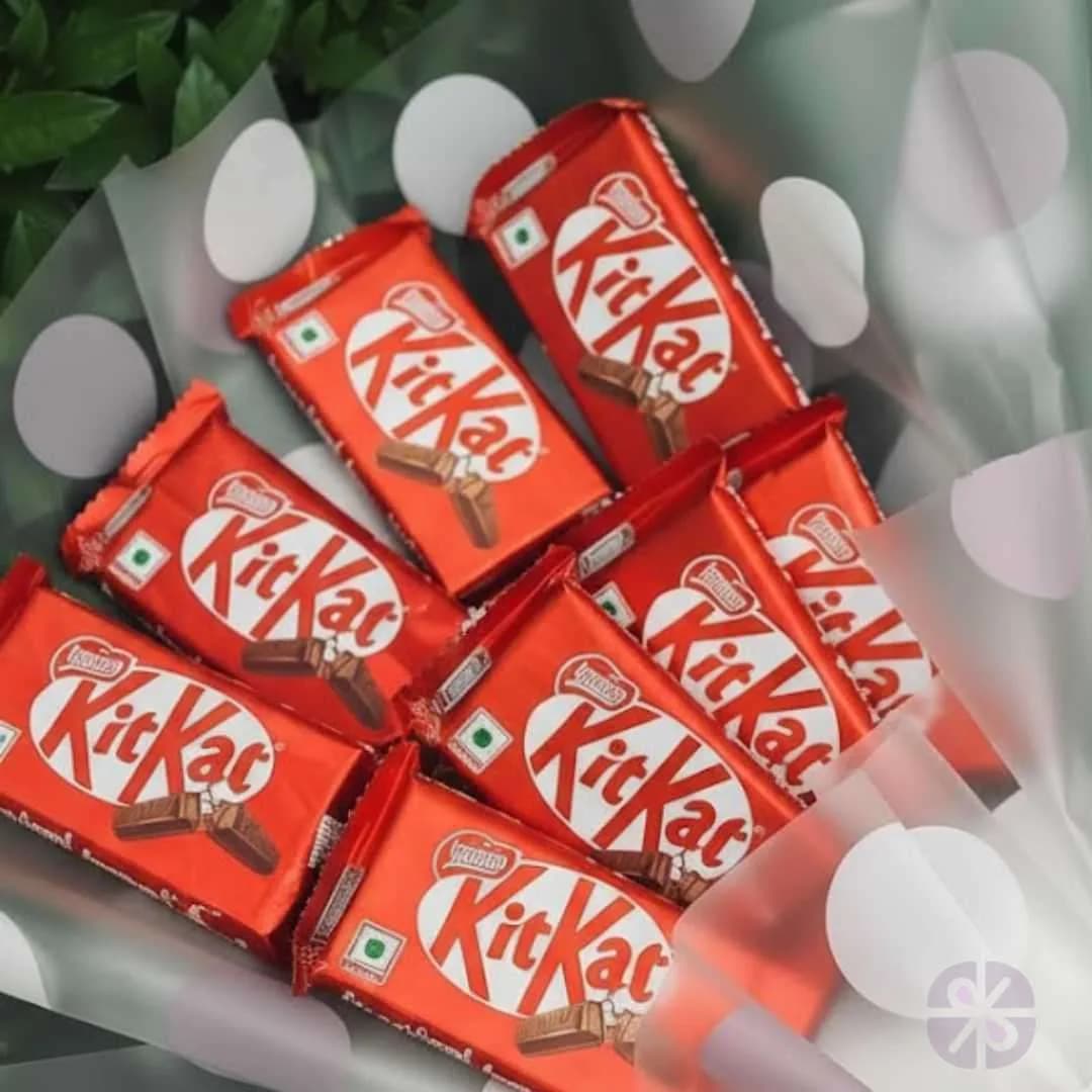 Delight 8-Piece KitKat Bouquet in Transparent Wrap