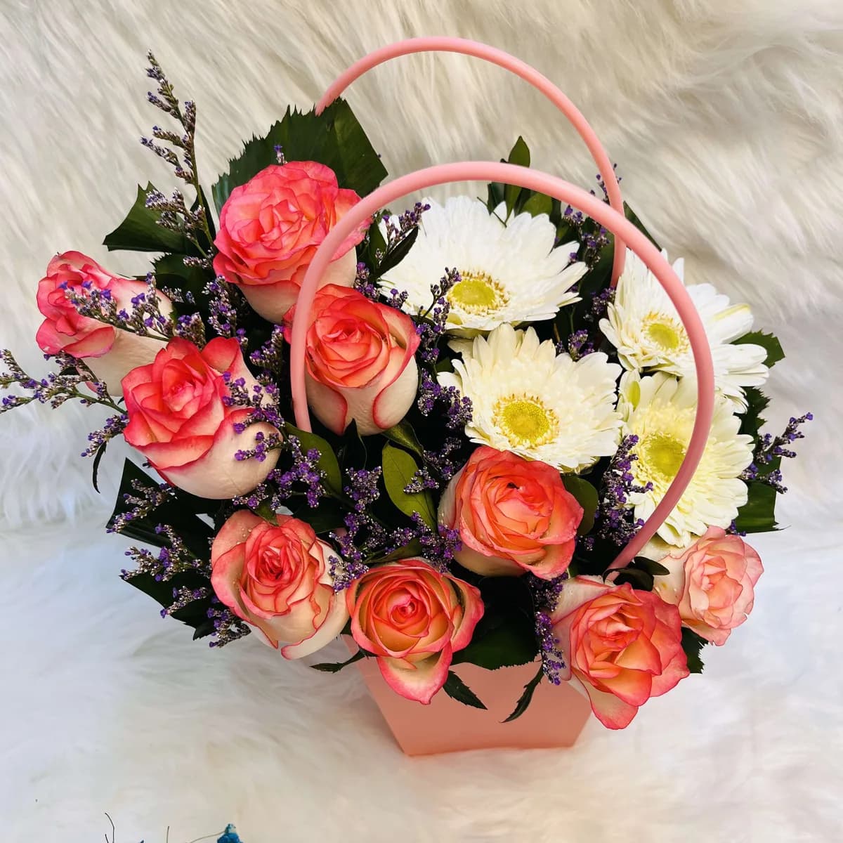 Elegant Pink Rose & White Gerbera in Handy Pink Gift Box