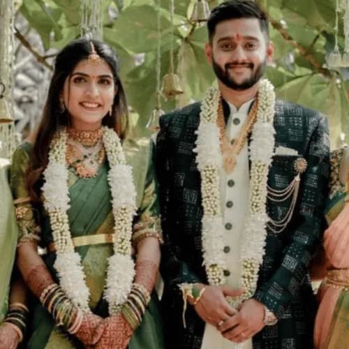 Premium Wedding Flower Garland Set – Traditional Varmala for Bride & Groom