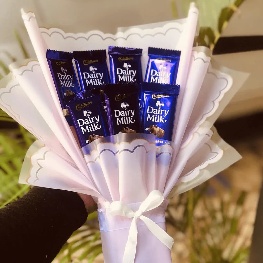 The Lilac 7-Bar Dairy Milk Hand Bouquet