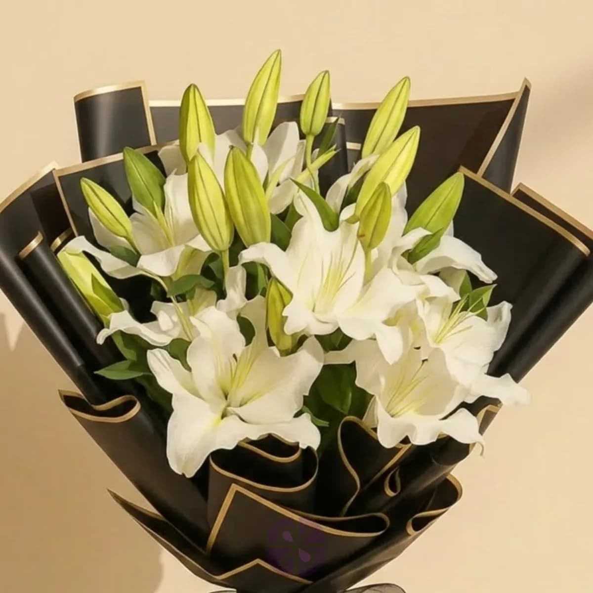 5-Stick Fresh White Lily Hand Bouquet in Gold-Edged Midnight Wrap