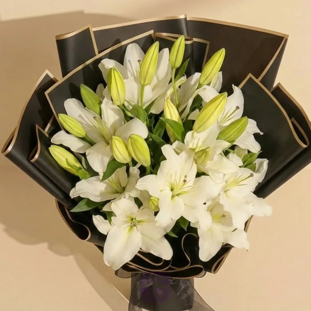 5-Stick Fresh White Lily Hand Bouquet in Gold-Edged Midnight Wrap